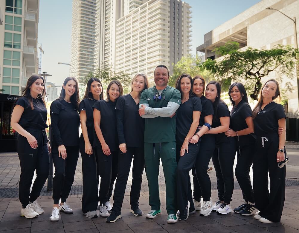 HQ Dontics Team